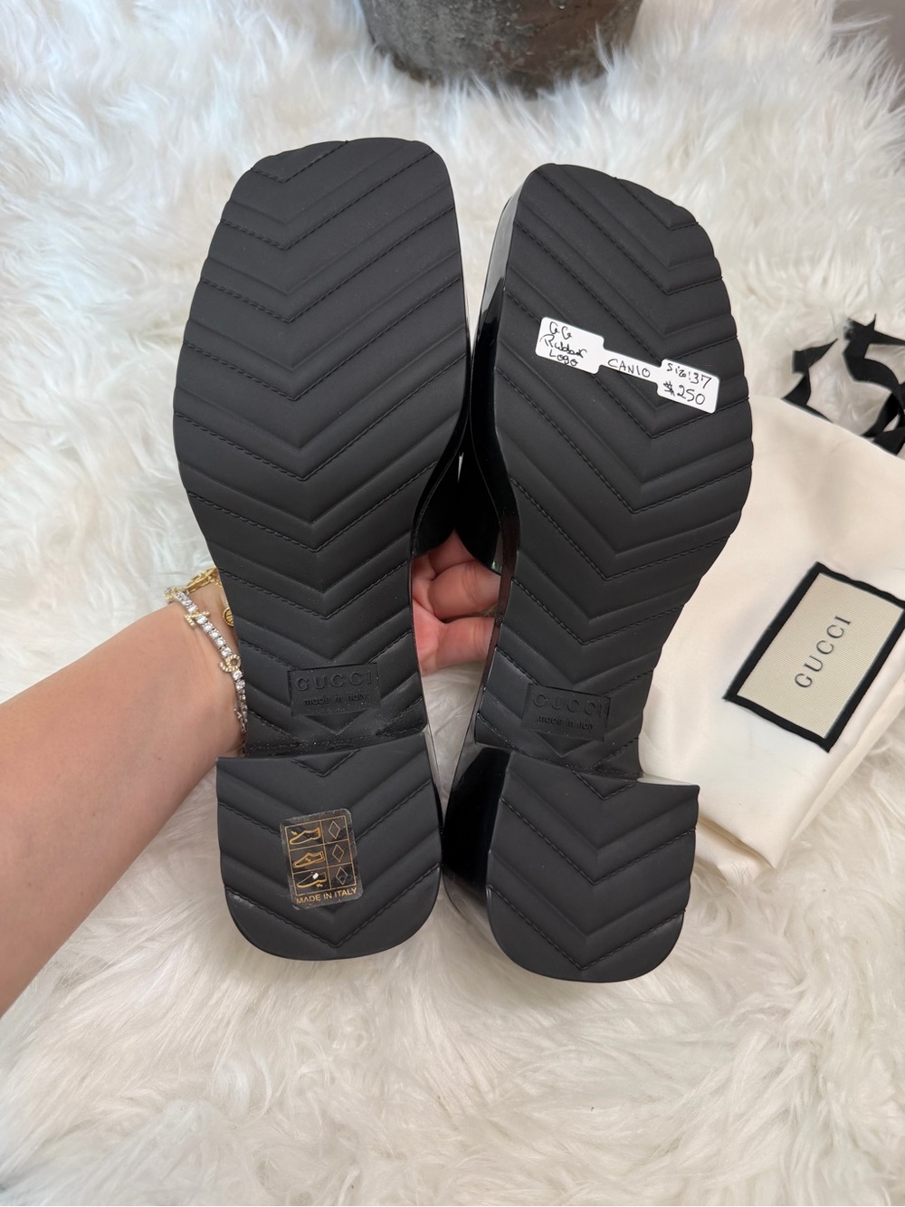 GUCCI RUBBER LOGO PLATFORM SANDALS - Picture 8 of 8